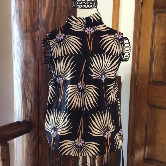Everly sleeveless blouse, Size Small - Picture 2 of 6